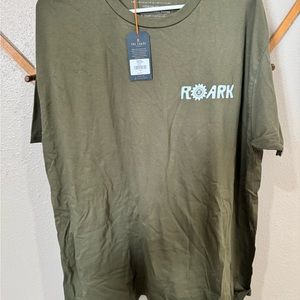 Men’s Roark t shirt NWT